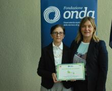 March 28, 2019 - The San Marino Hospital is one of the 77 centers awarded by A Stork for Multiple Sclerosis, a prize connected to paying attention to women on the path to becoming mothers.
The award is given by Progetto di Onda, National Observatory on women's and gender health, with the sponsorship of AISM, the Italian Multiple Sclerosis Association and SIN, the Italian Society of Neurology, and the contribution of Teva, aimed at improving the accessibility to the services provided by multiple sclerosis clinical centers and to support women affected by the disease in search of a pregnancy. These centers adopt a multidisciplinary approach in the treatment of patients who would like to become mothers, offering dedicated clinical pathways and preconception counseling.
This is an award given to clinical centers that offer multidisciplinary services dedicated to the various moments of life of women with multiple sclerosis, in particular of pregnancy and which aims to explain that one can become a mother with multiple sclerosis; multiple sclerosis cannot be transmitted to one's children; the disease-modifying therapies are not an absolute obstacle to the pregnancy project; you can breastfeed after giving birth and there is no increased risk of congenital anomalies in the products of conception.
Dr. Miriam Farinelli, director of the UOC of Obstetrics and Gynecology, and Dr. Susanna Guttmann, Head of the UOS of Neurology, received the award today in Milan for San Marino.