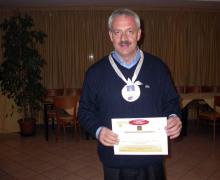 Nicola Lisanti friend is awarded the coveted prize loyalty