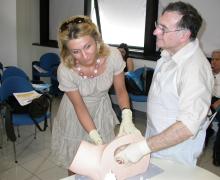 17.05.2009 Alcuni momenti del corso teorico-pratico sull'utilizzo della ventosa ostetrica da parte del Prof. Aldo Vacca in caso di emergenza in sala parto