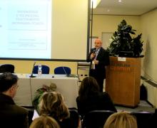 07.02.2015 Relazioni del Dott. Maurizio Filippini sulla tecnica laser MonnaLisa Touch per sconfiggere l'atrofia vaginale nell'ambito di un workshop a Prato 